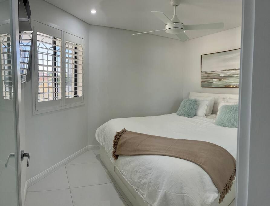 Bondi Beach Waves Beachfront Apartment Sydney Exterior photo